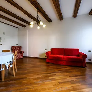  Apartment Red Fashion Italy
